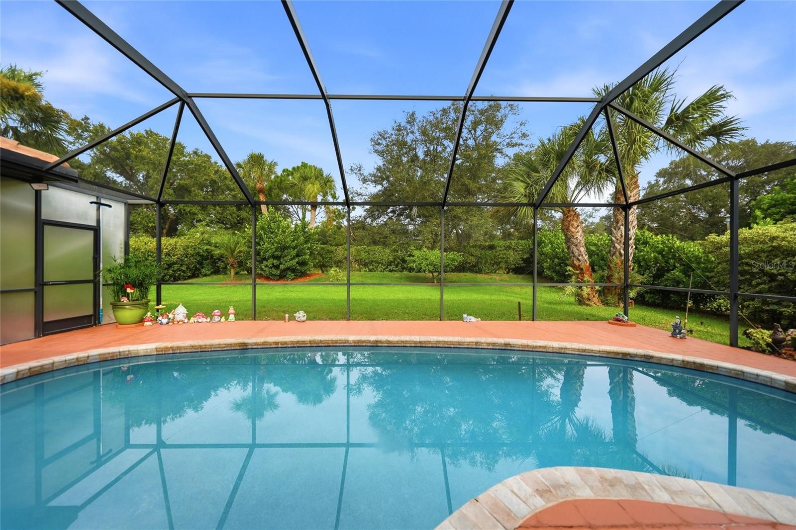 549 SILK OAK DR
