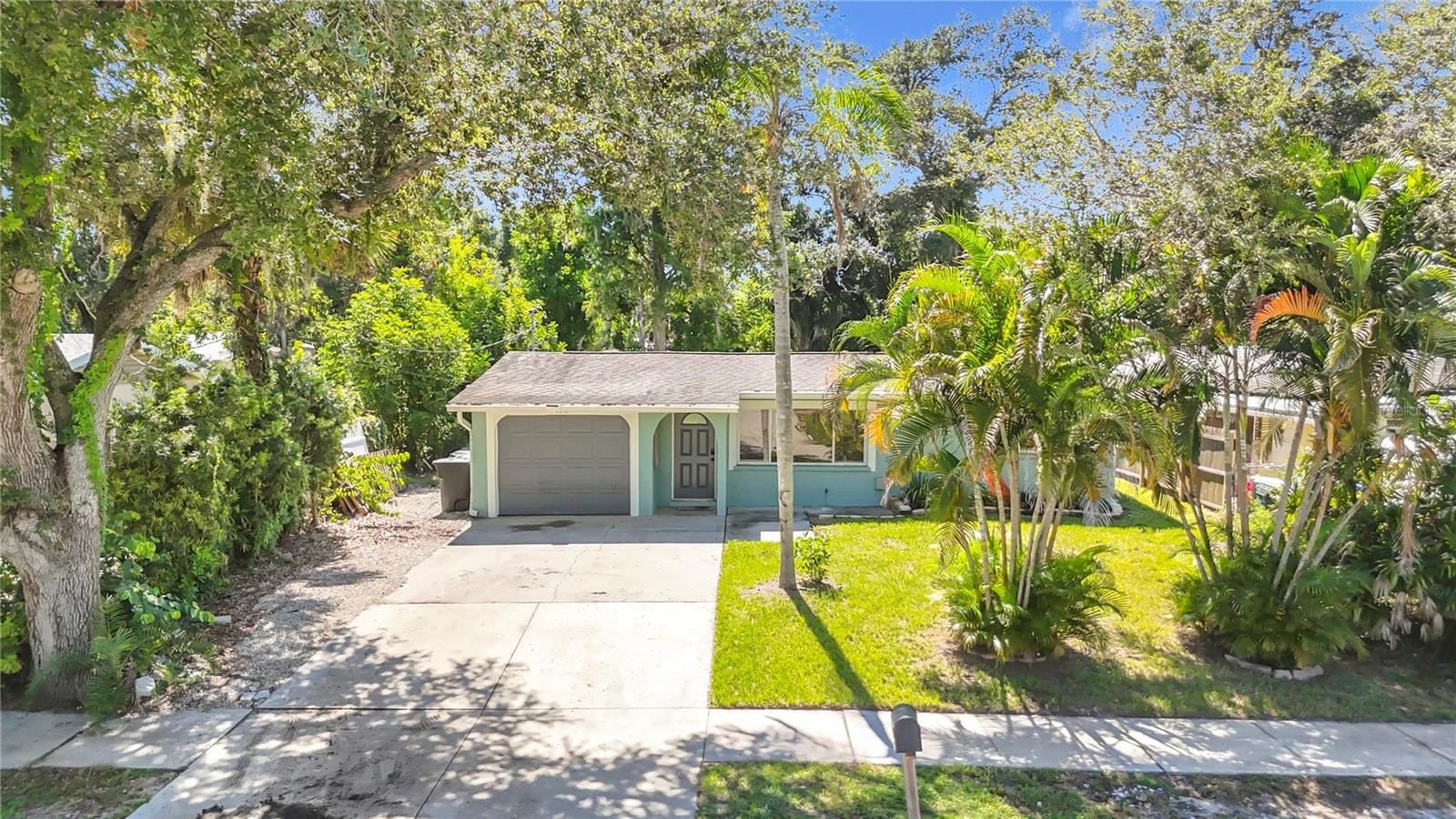 2212 VINSON AVE