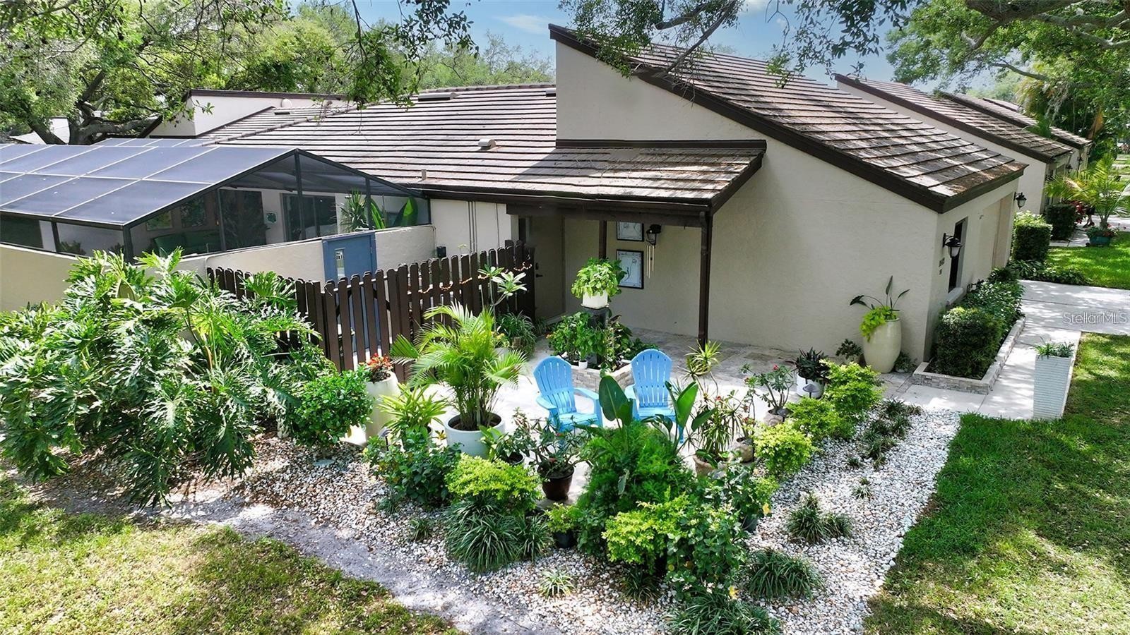 3842 GLEN OAKS MANOR DR