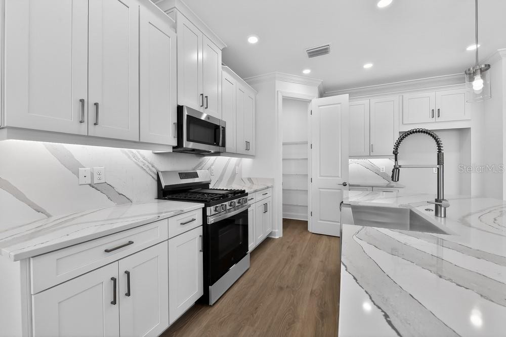 3306 VICENZA CT