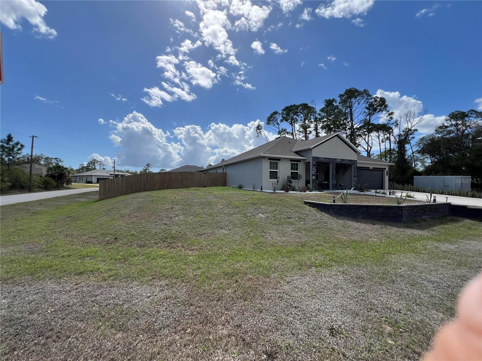 2595 HAGOPLAN LN