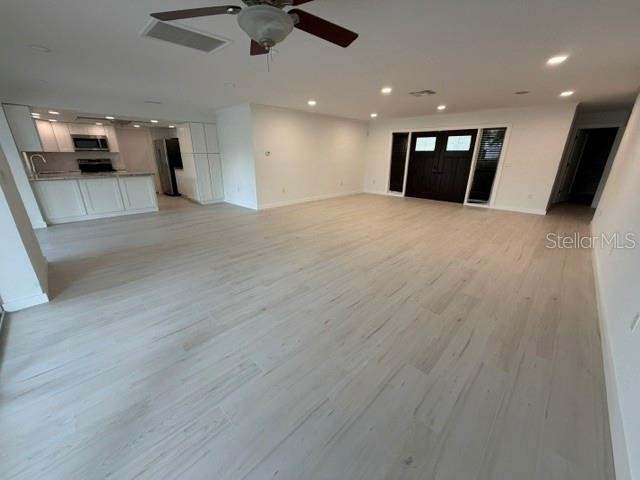 605 LOTUS LN