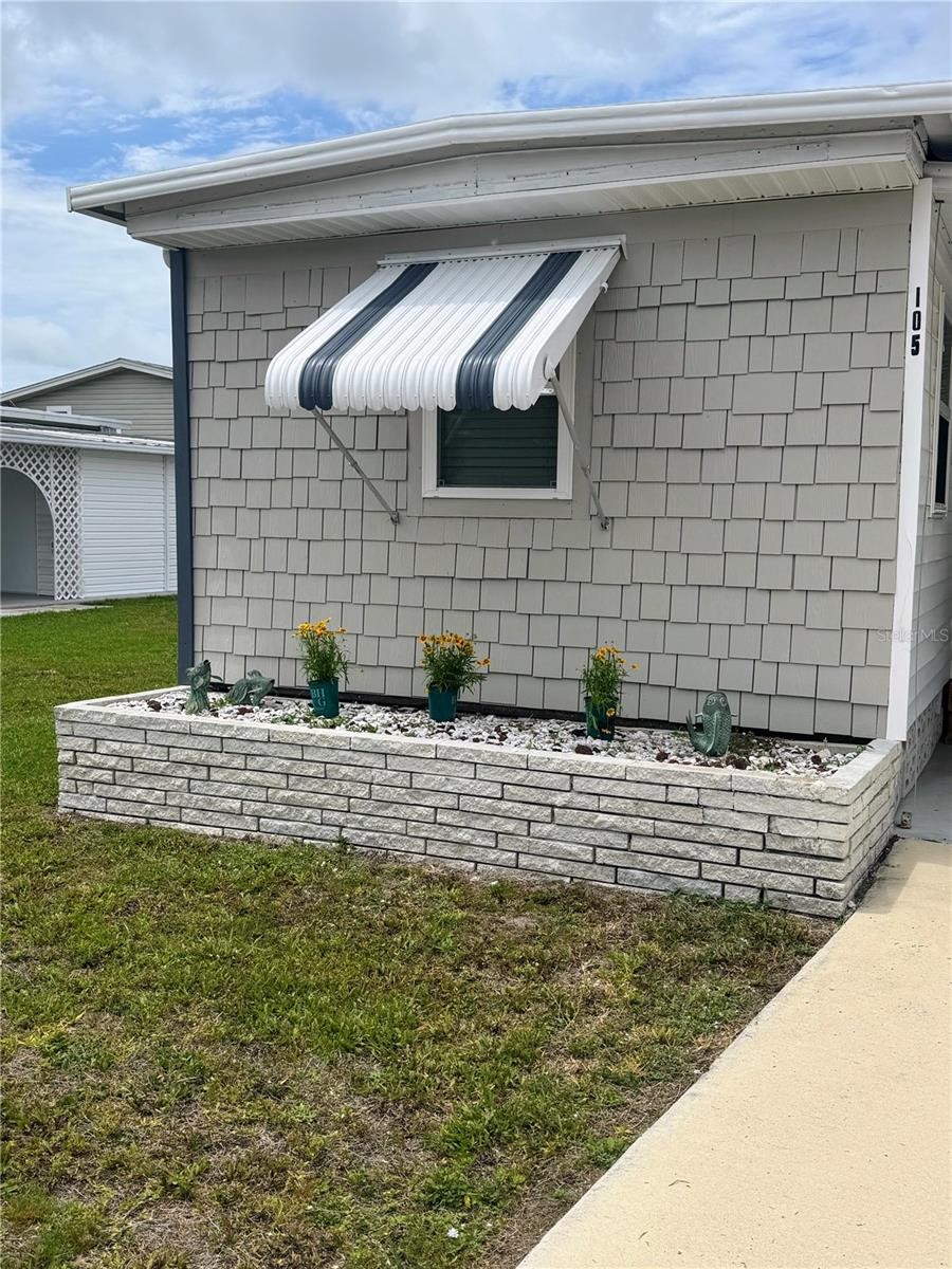 105 DEL RIO DR