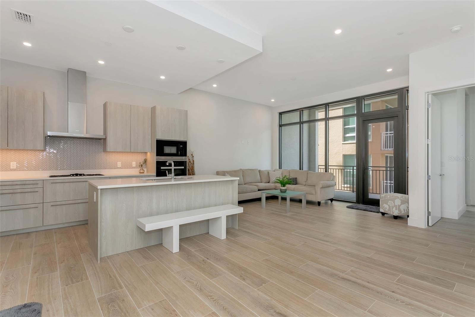 33 S PALM AVE #1202