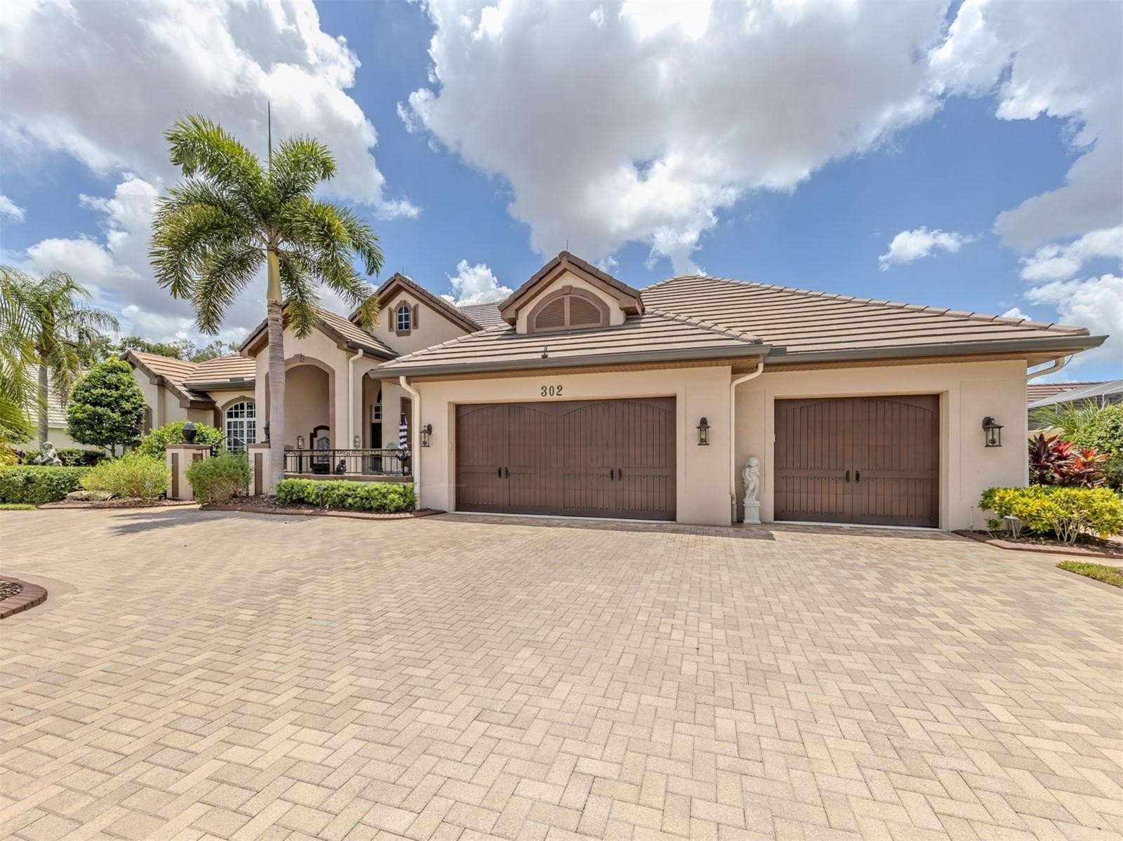 302 STONE BRIAR CREEK DR