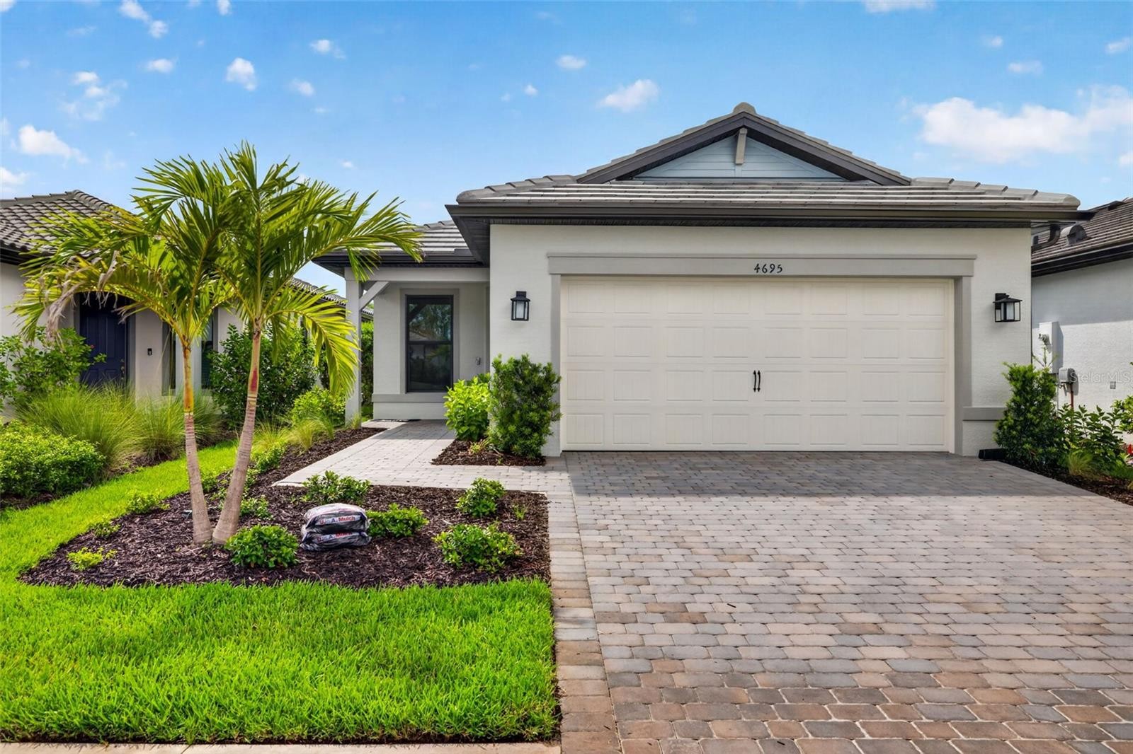 4695 BLUE STAR CT