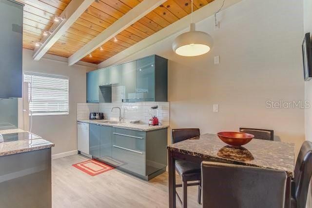 6006 MIDNIGHT PASS RD #24