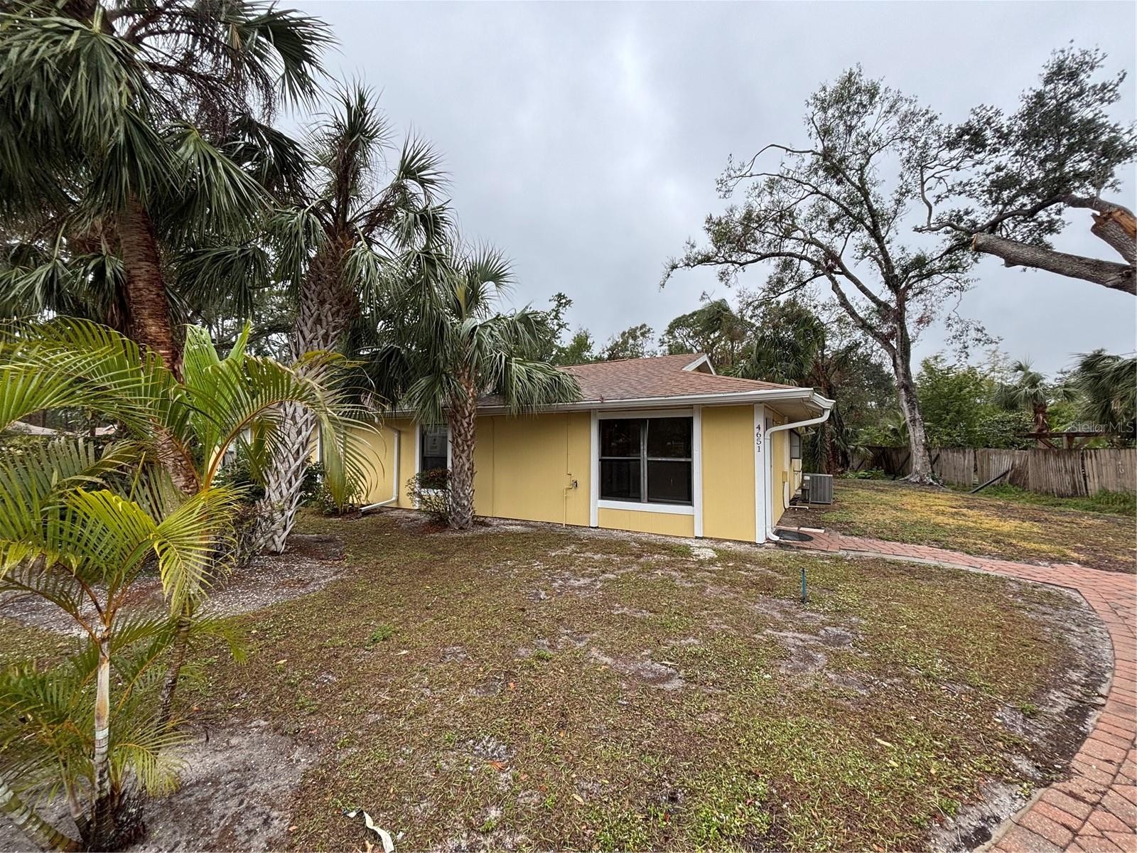 4651 SUMMERWIND DR #26