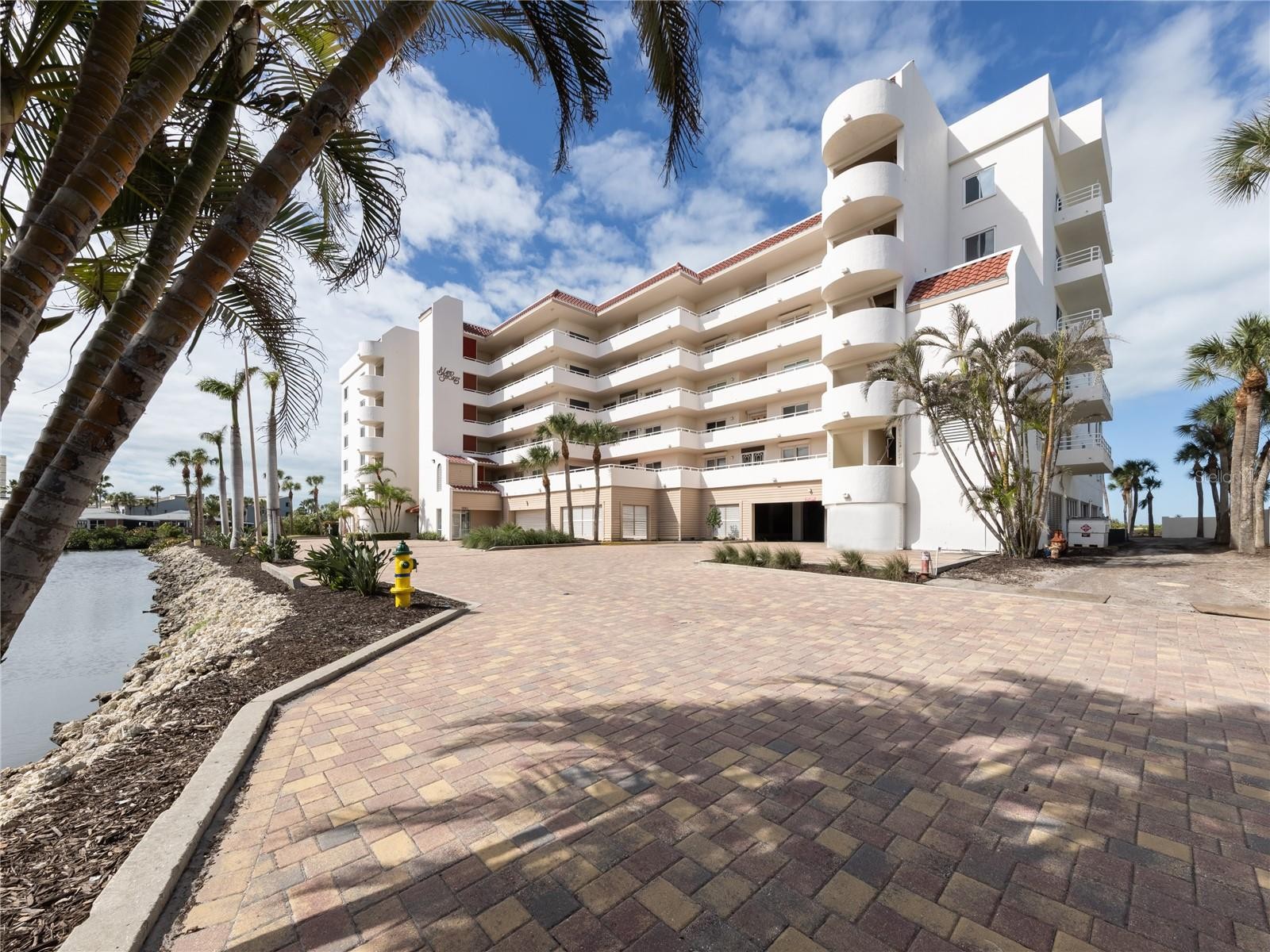 550 W FLAMINGO DR #301