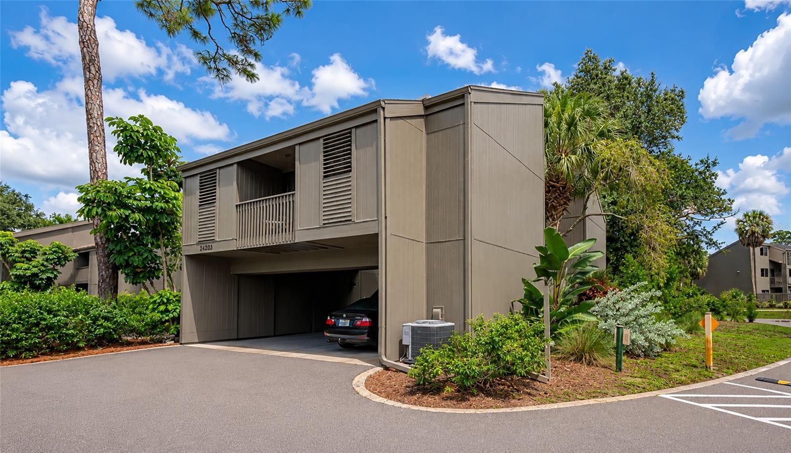 701 PINE RUN DR #701