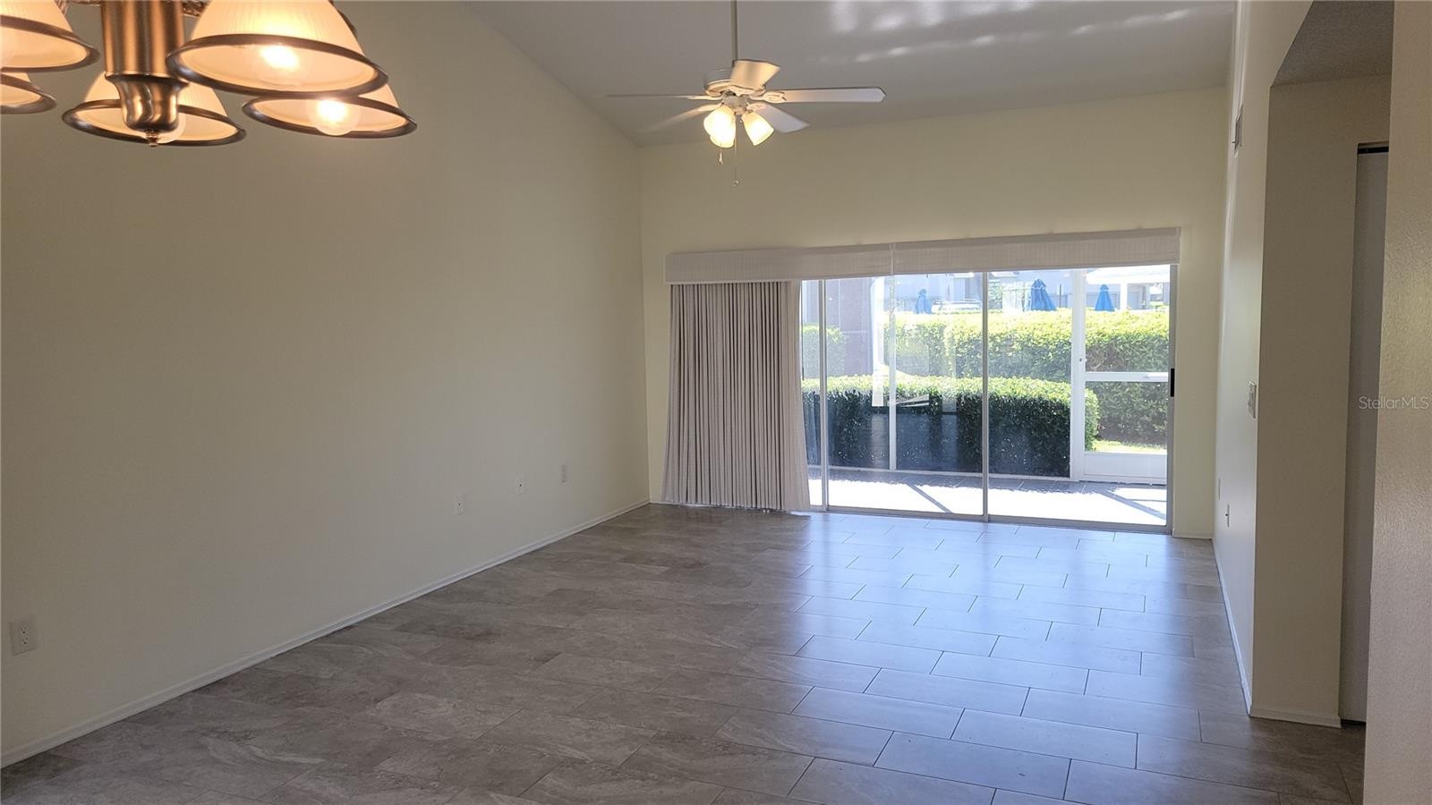 6330 GREEN OAK CIR #6330