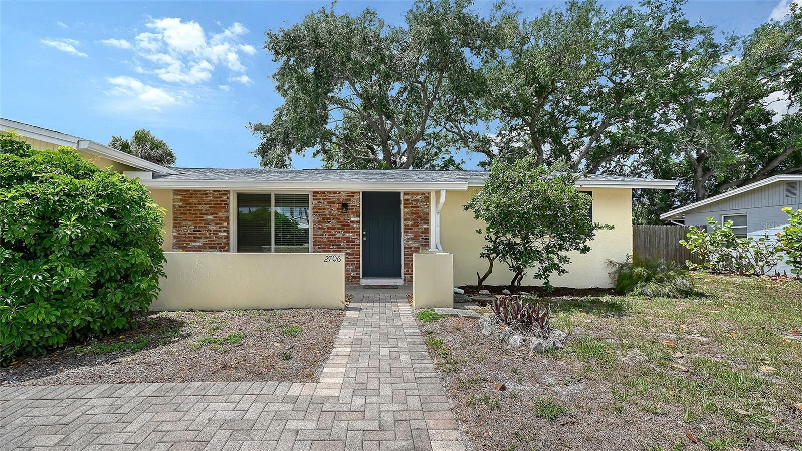 2706 WHITE SANDS DR