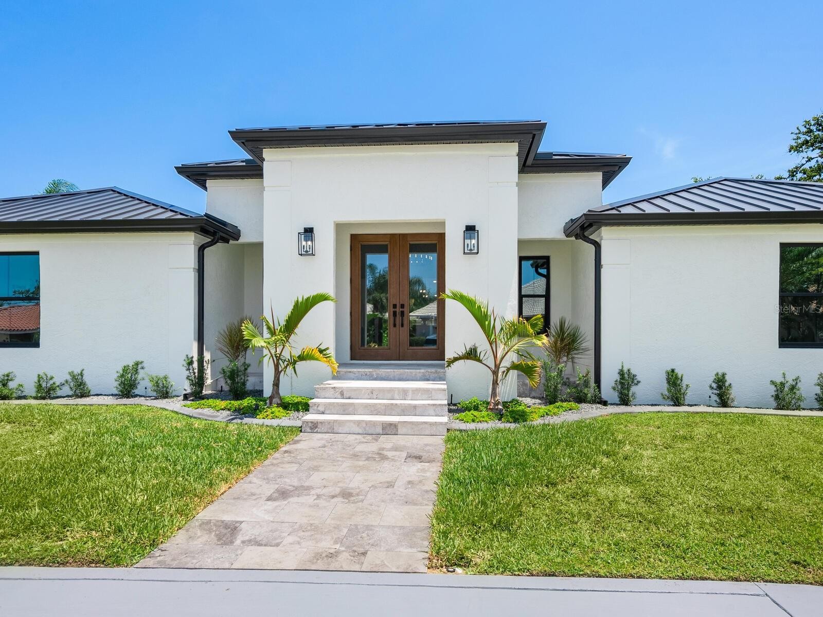 180 LOOKOUT POINT DR