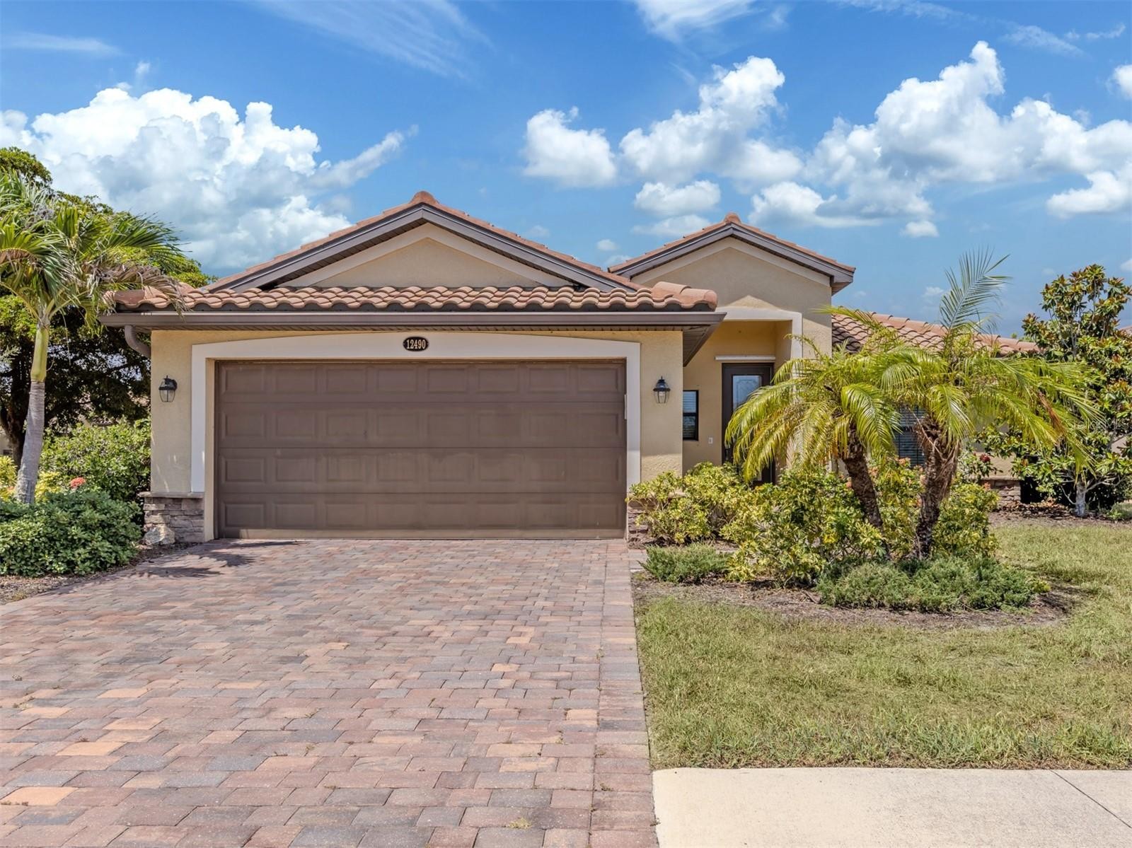 12490 CINQUETERRE DR