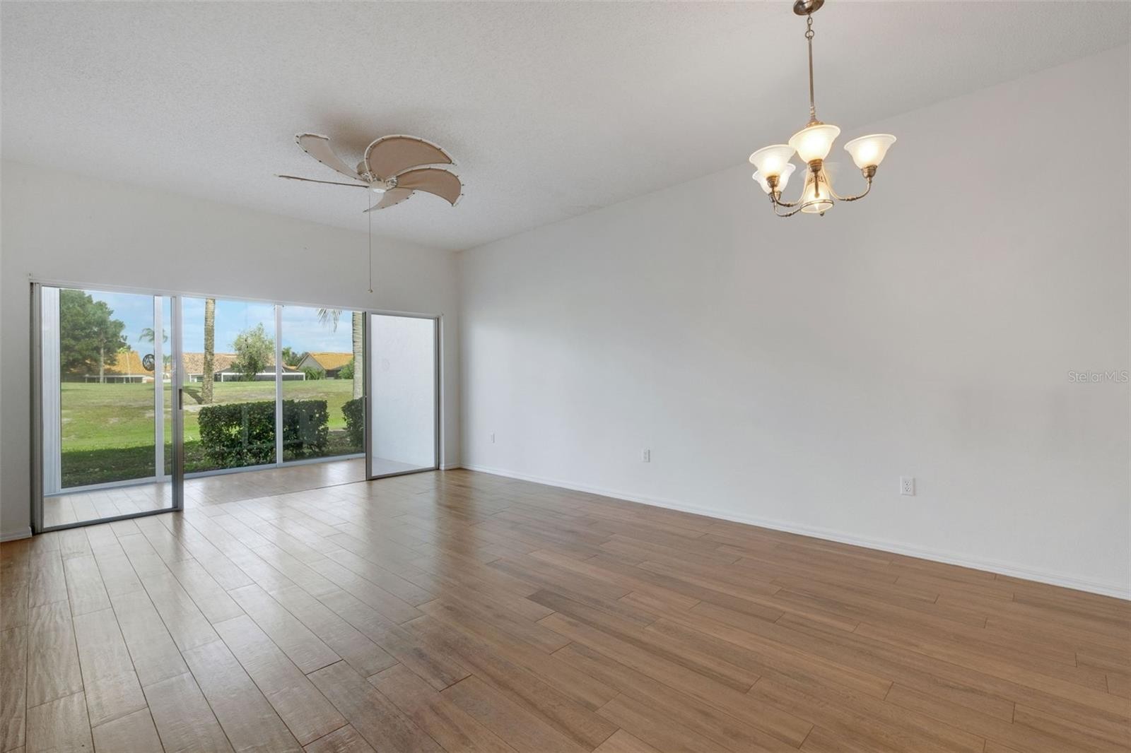 4206 CADDIE DR E #103