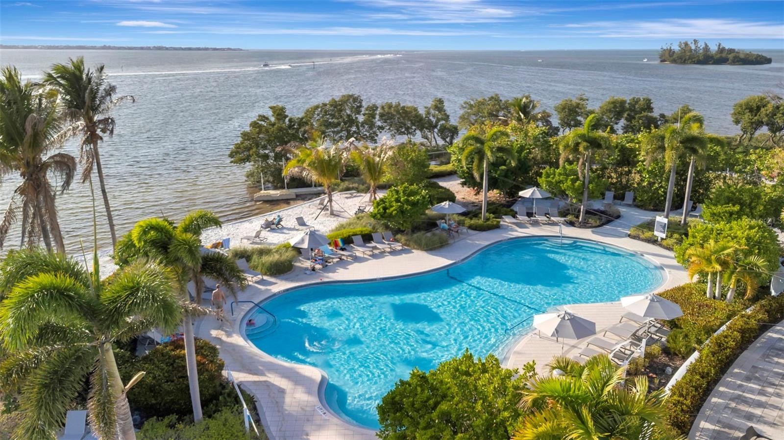 246 SAPPHIRE LAKE DR #201