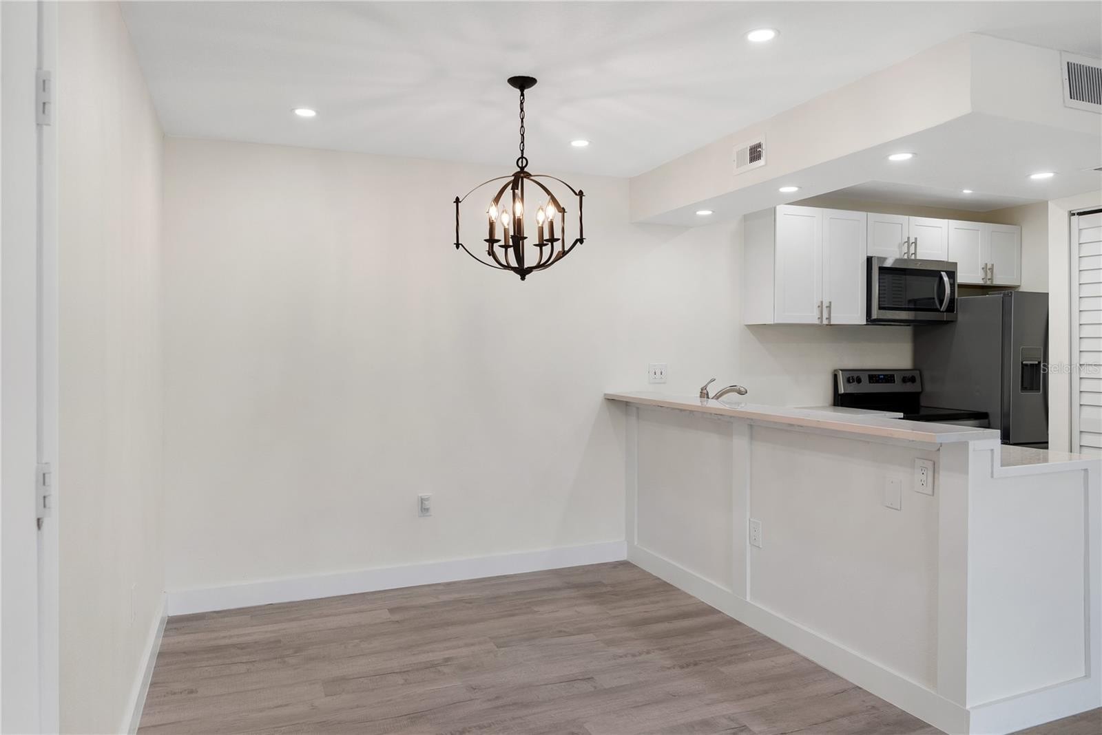 3229 BENEVA RD #203