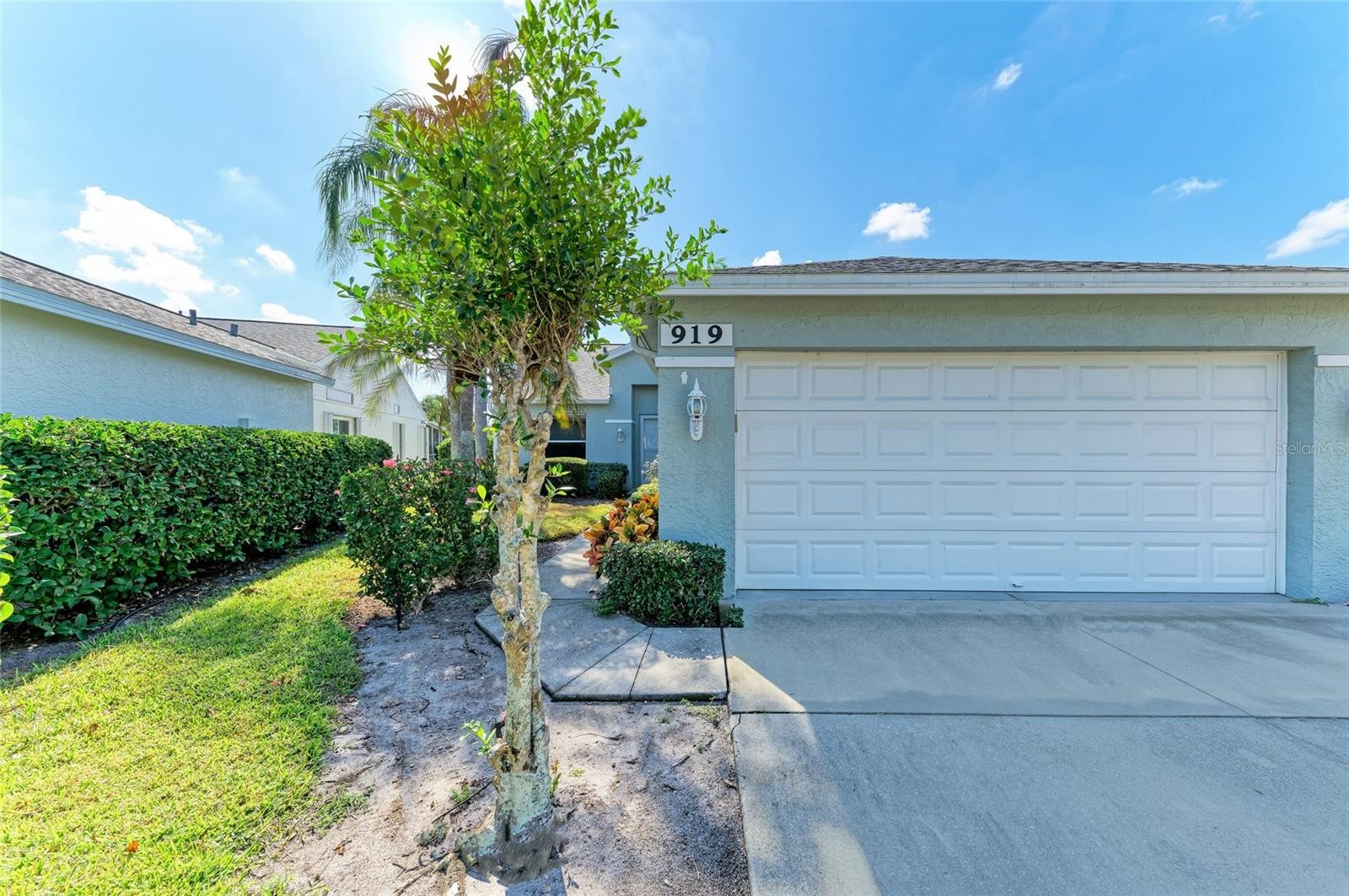 919 SPRING LAKES BLVD