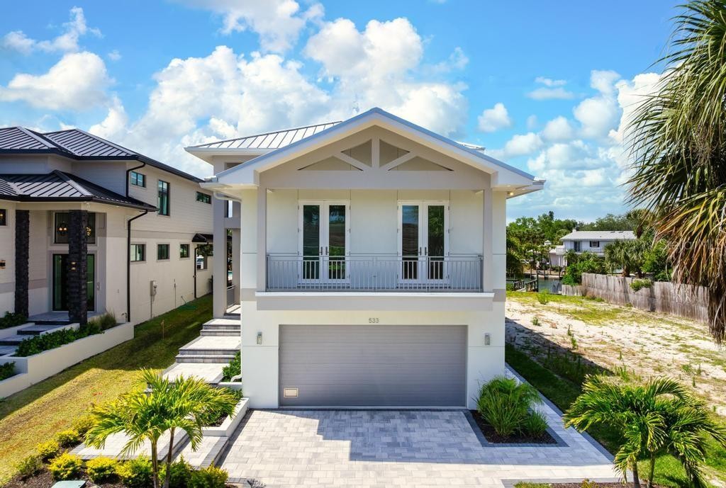527 VENICE LN