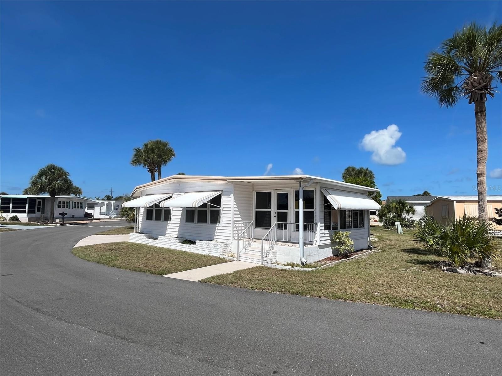 633 COMO DR
