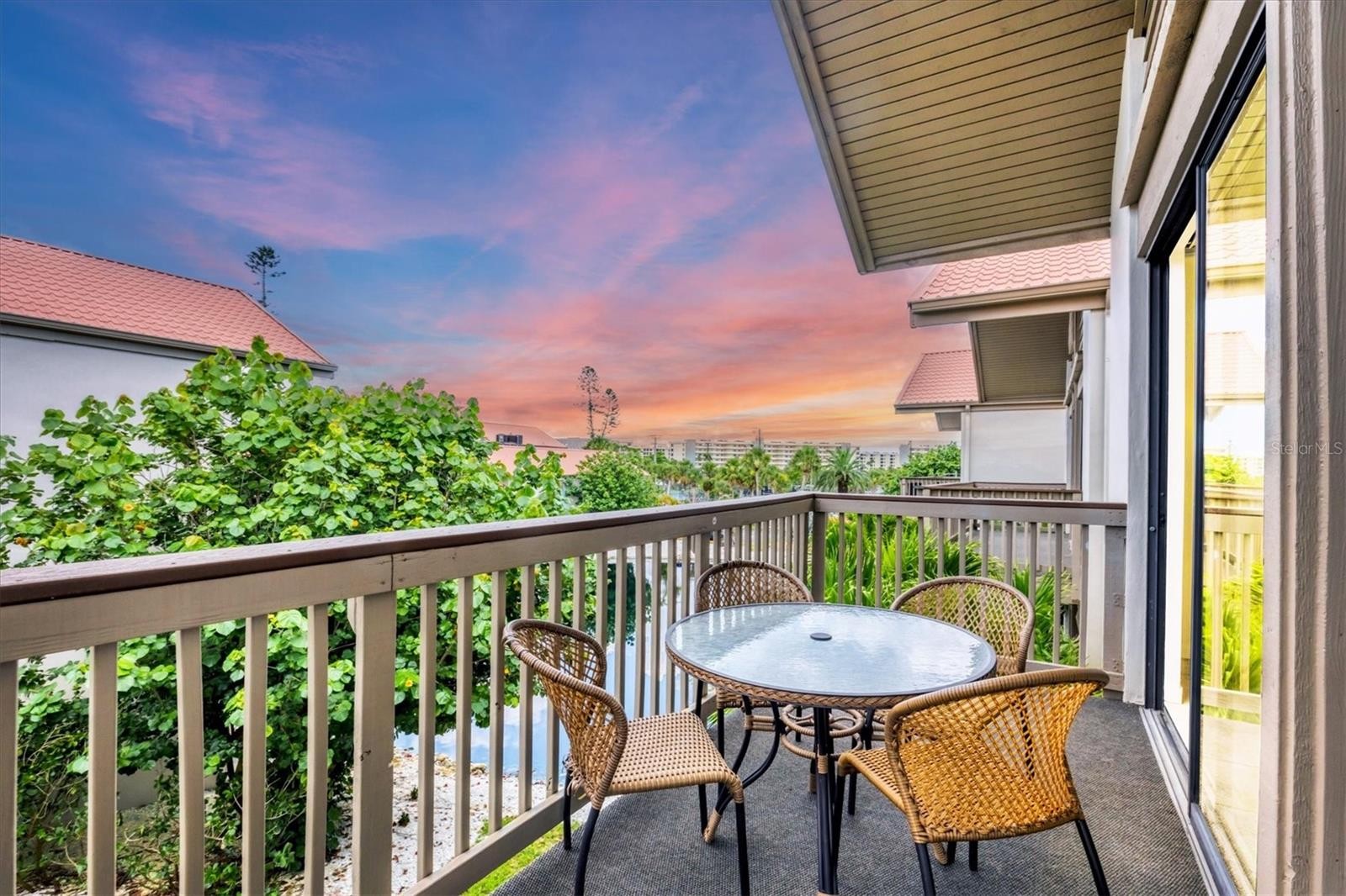 1093 LAKE HOUSE CIR #C205