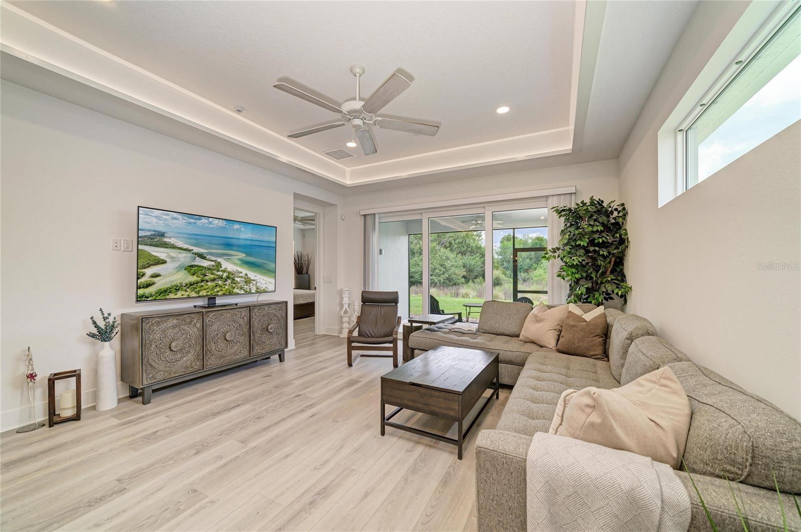 1047 WATERLINE CT