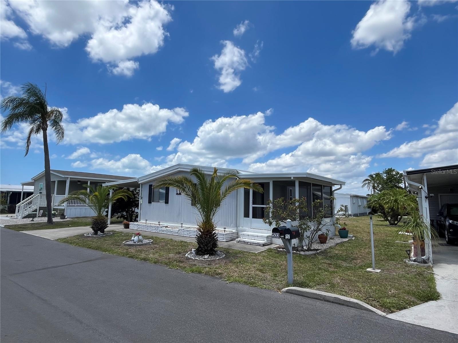 533 CERVINA DR S