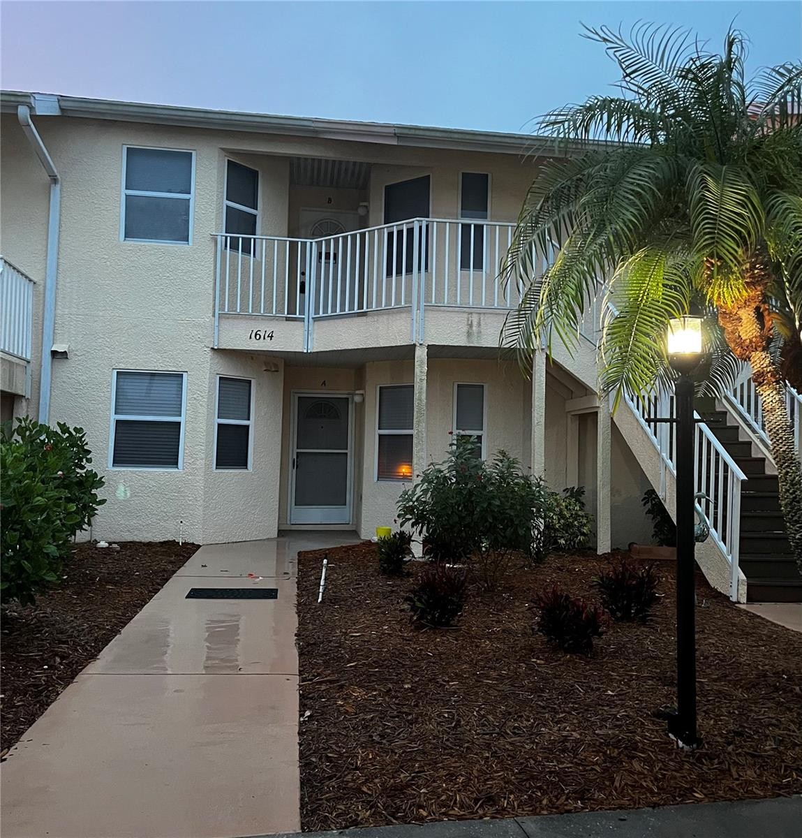 1614 FAIRWAY TRCE #B