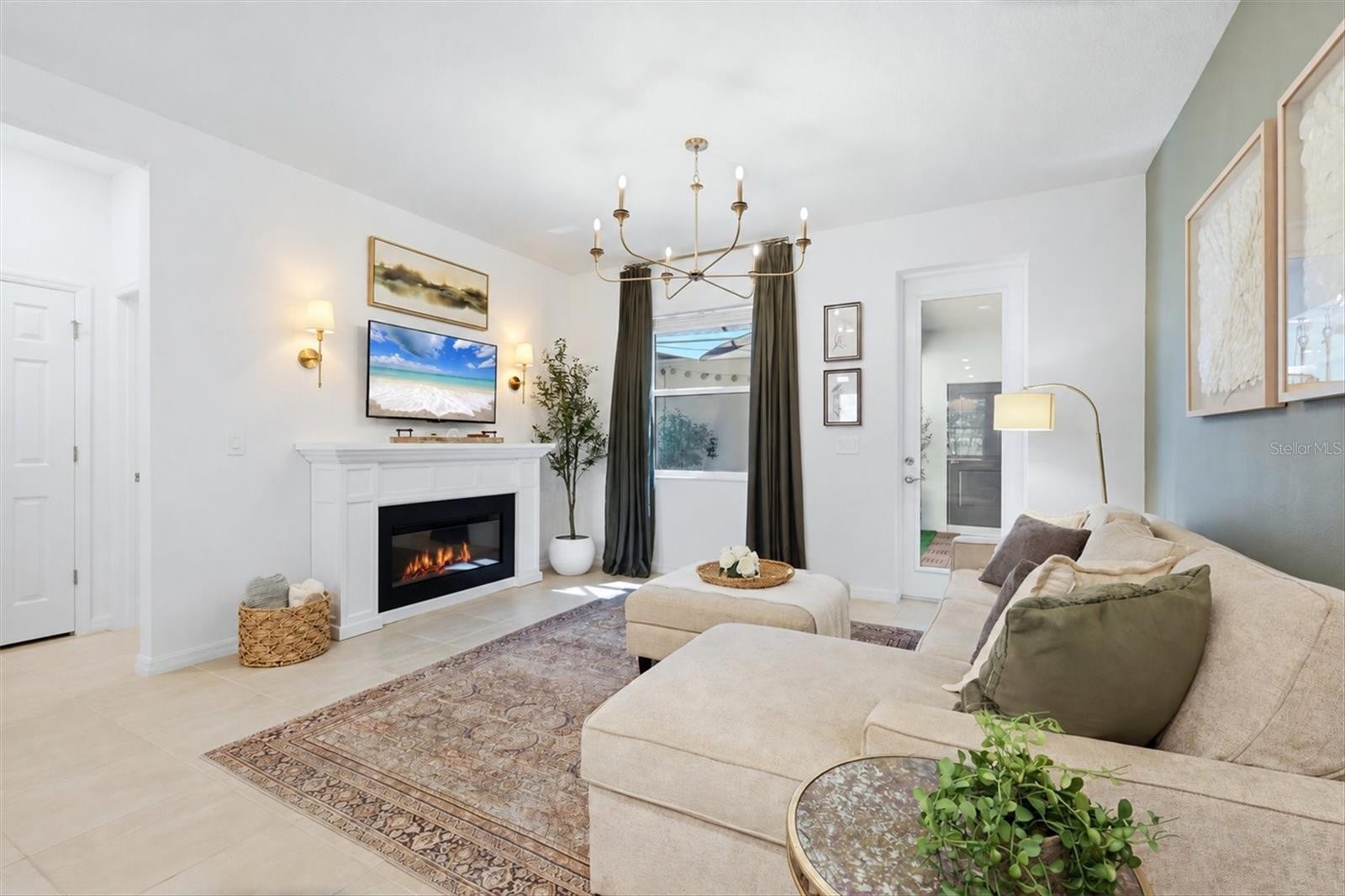 7392 CABIN LN