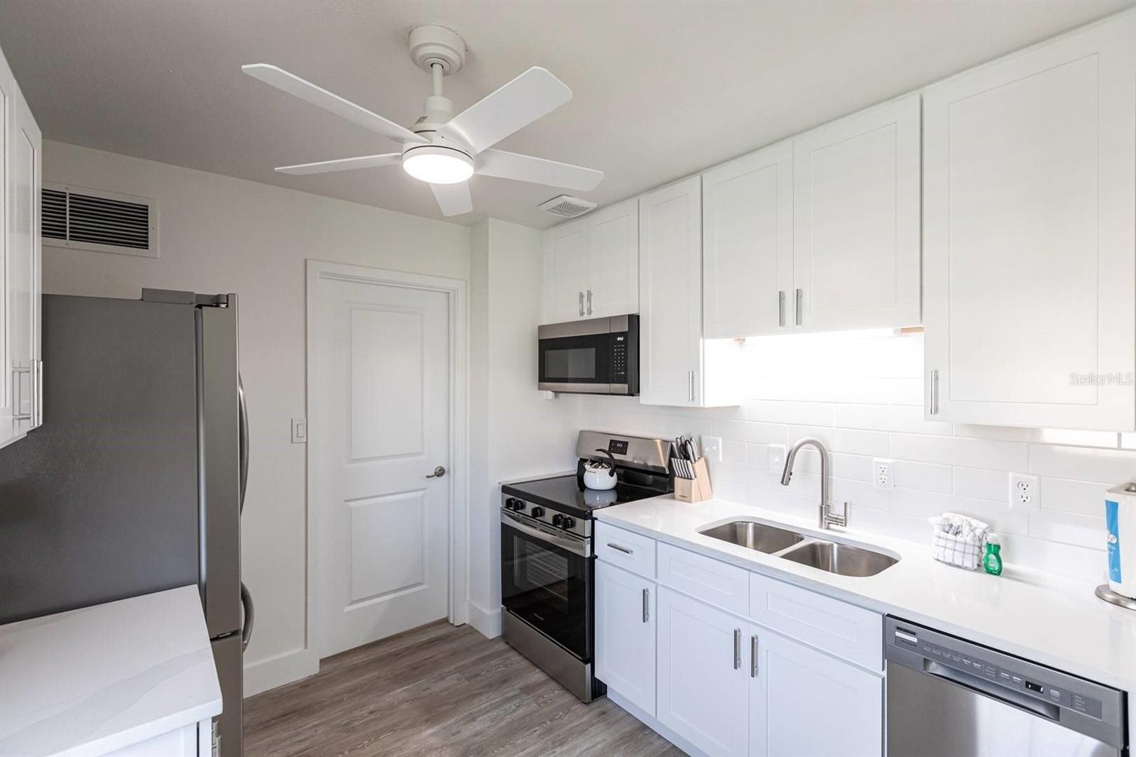 6020 MIDNIGHT PASS RD #5