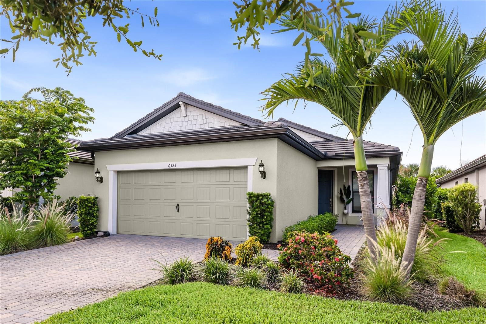 6323 CRESTED EAGLE LN