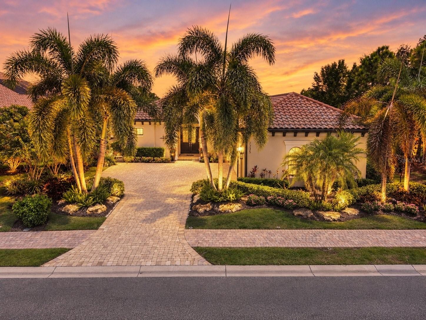 7235 PRESTBURY CIR