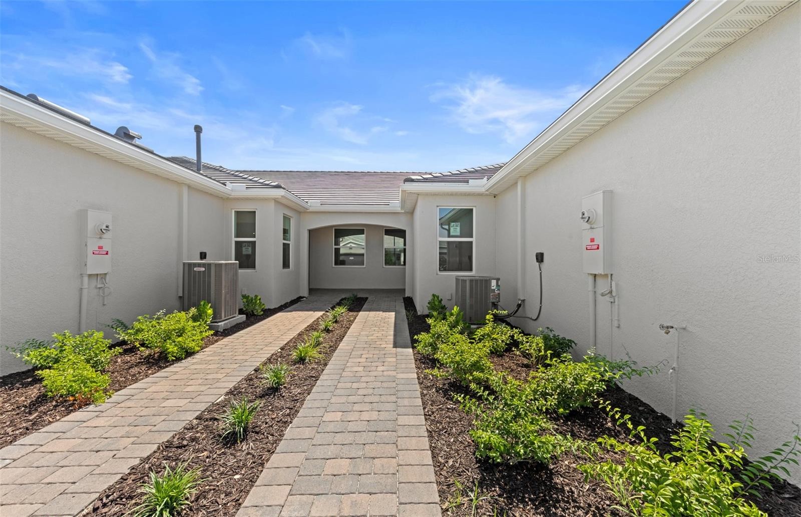 27112 CLAM SHELL CT