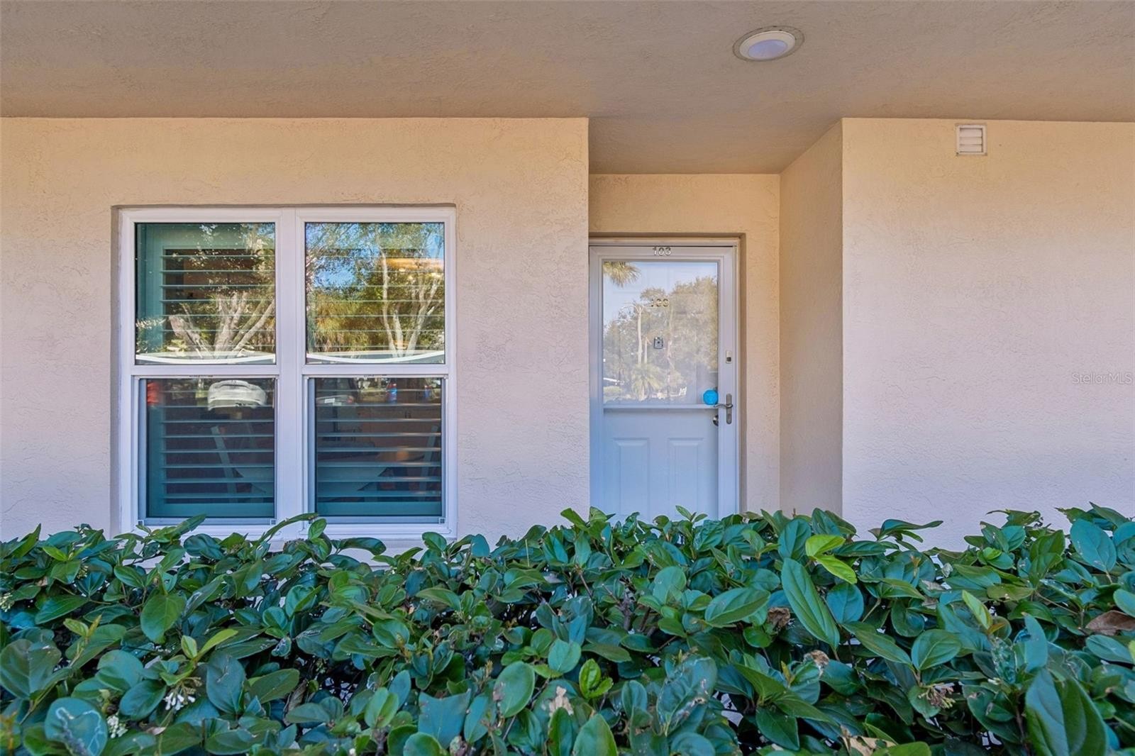 3950 IRONWOOD CIR #103