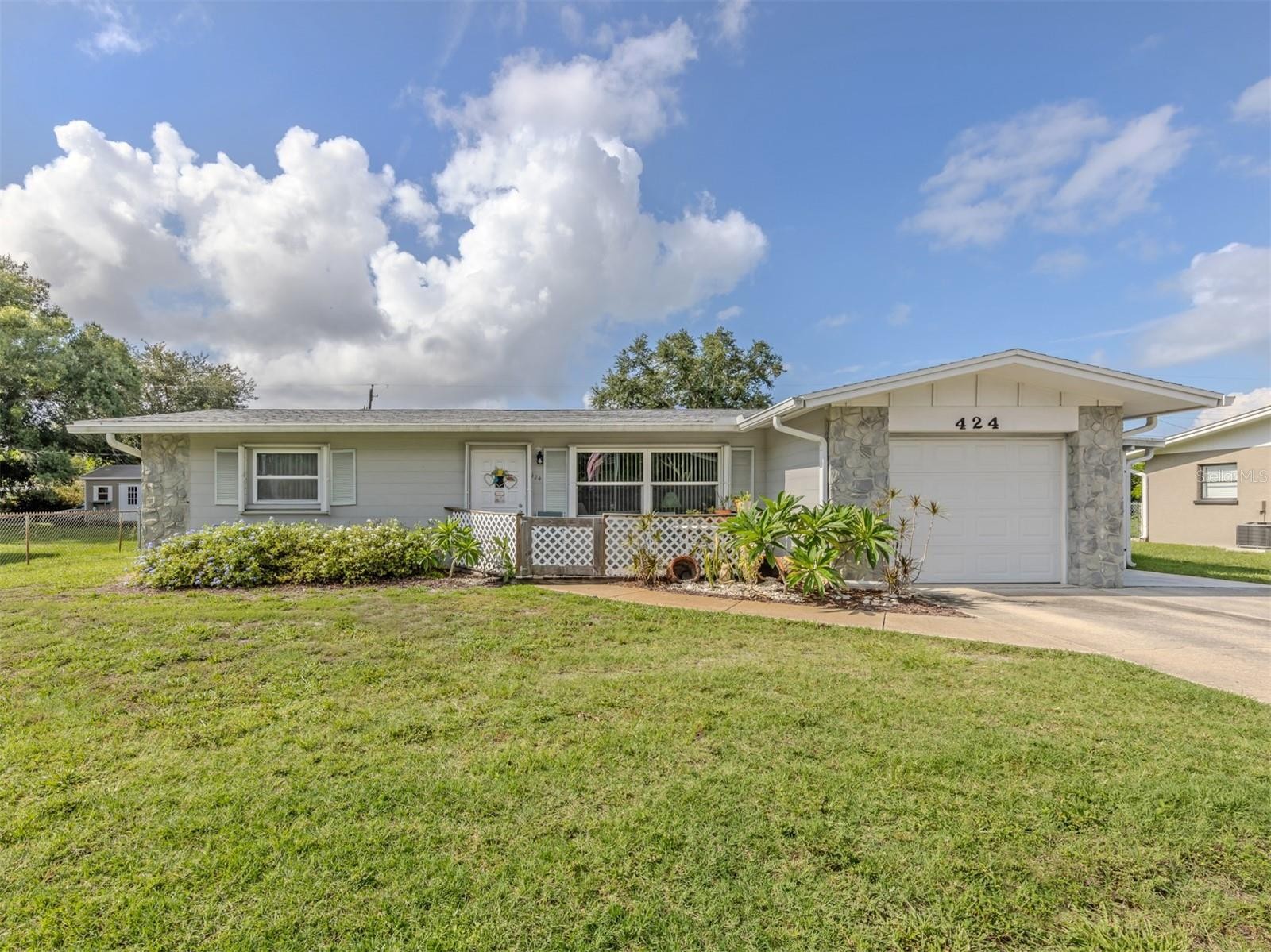 424 CENTER RD