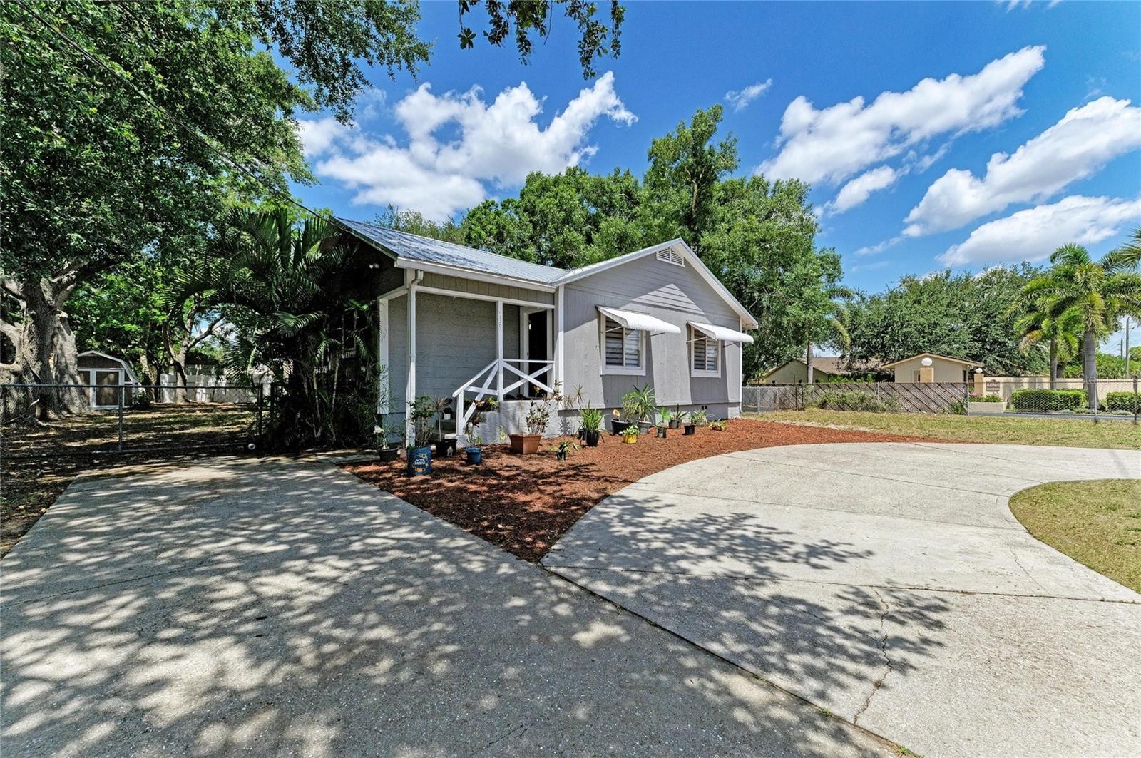 939 N LOCKWOOD RIDGE RD