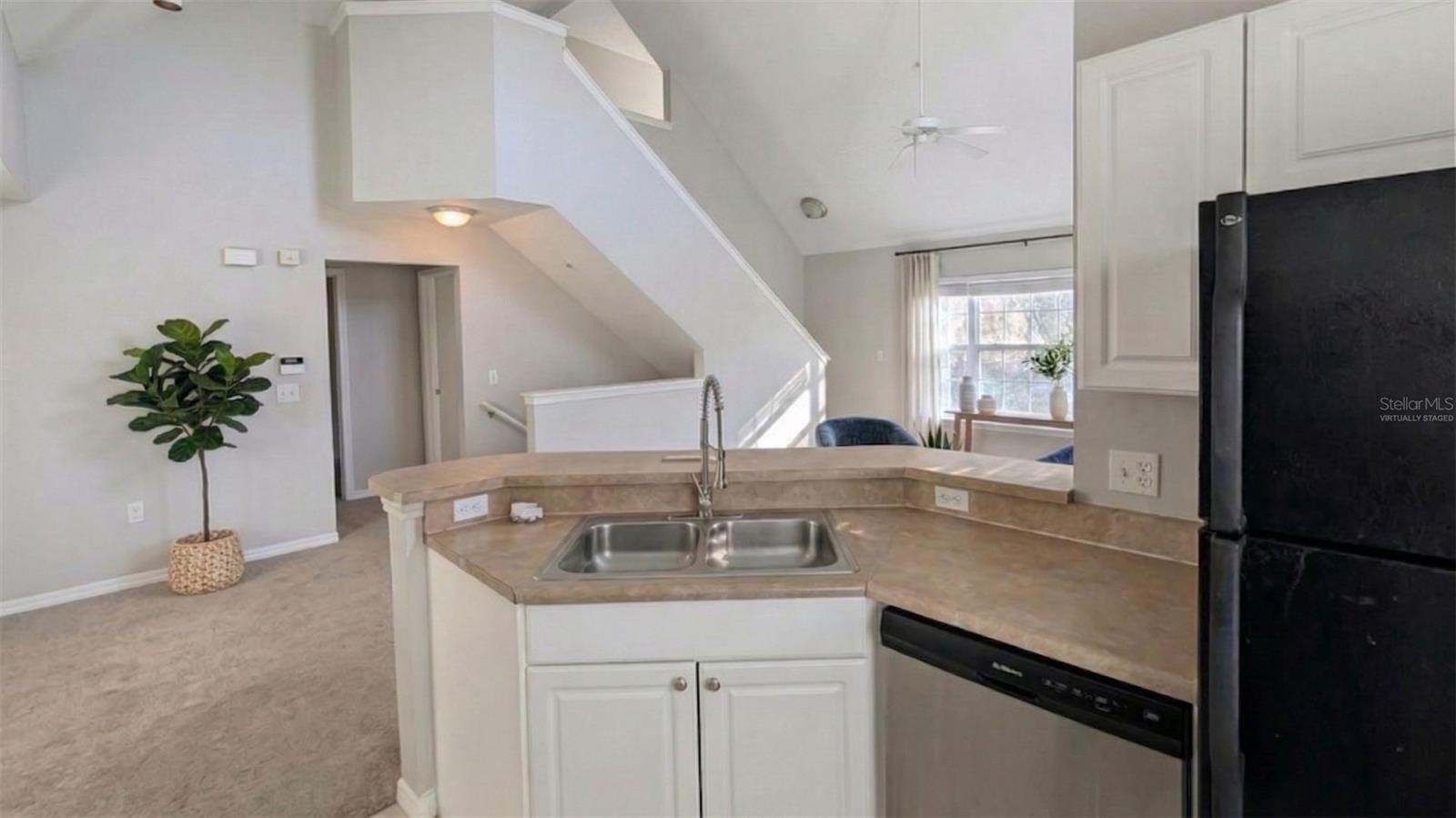 5531 ROSEHILL RD #203