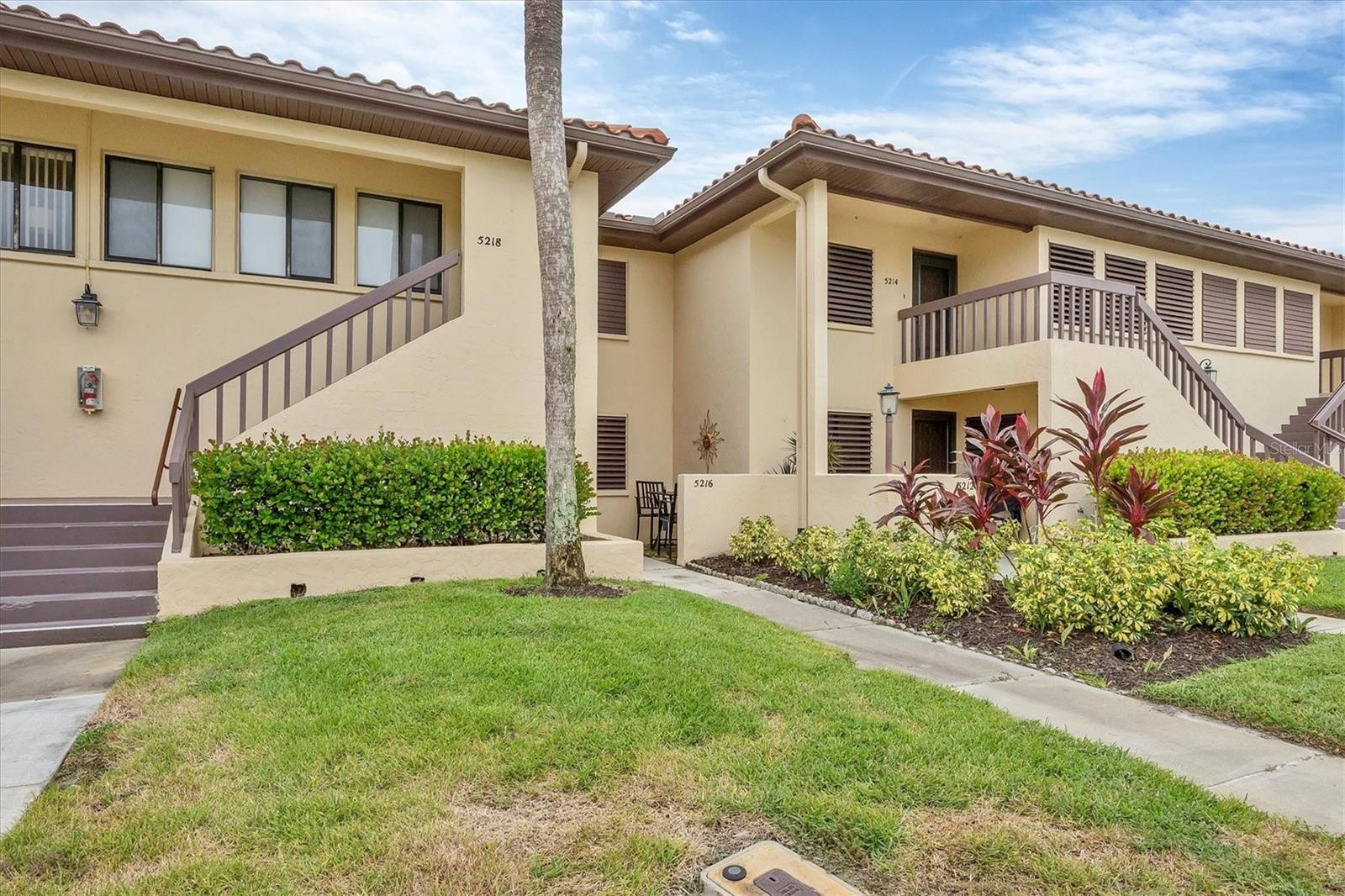 5216 LAKE VILLAGE DR #71