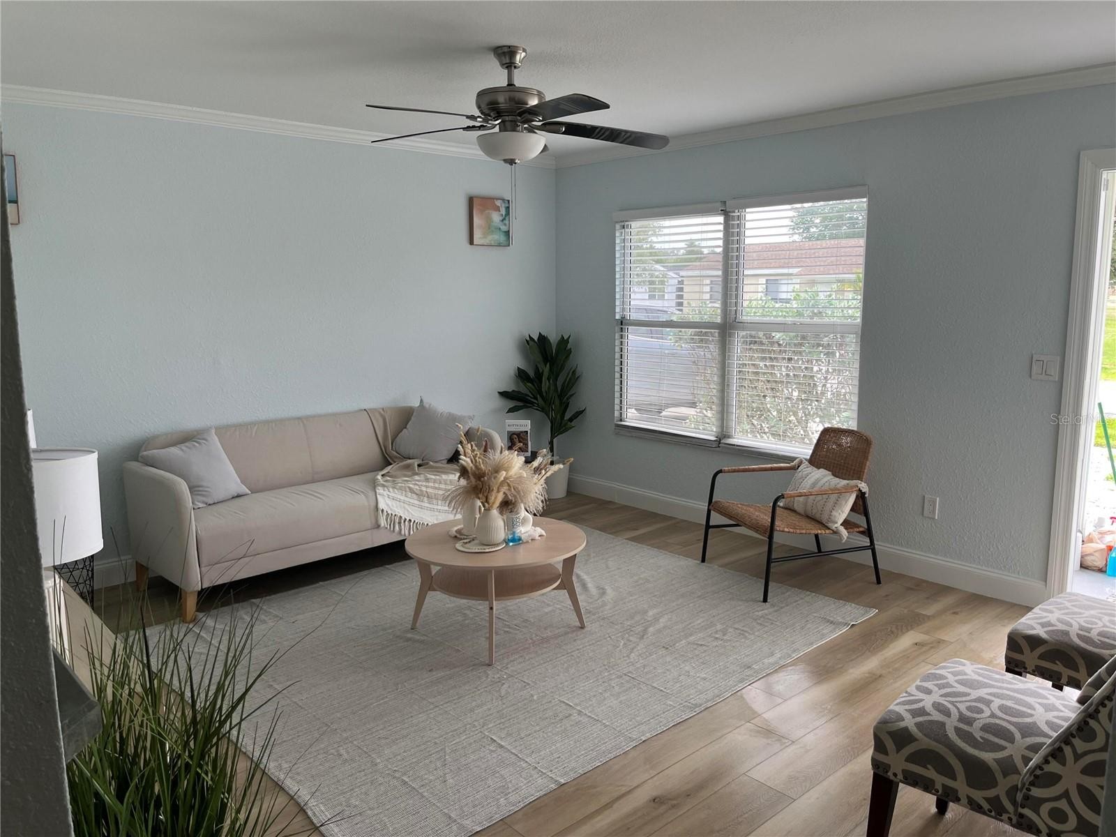 2419 ROXBURY CIR