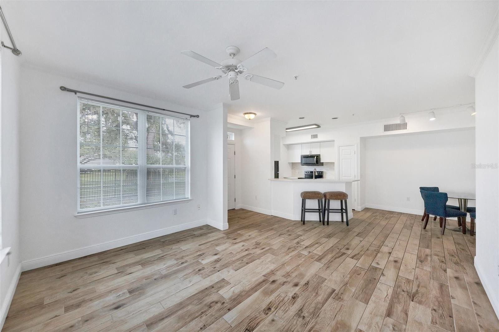 5531 ROSEHILL RD #105