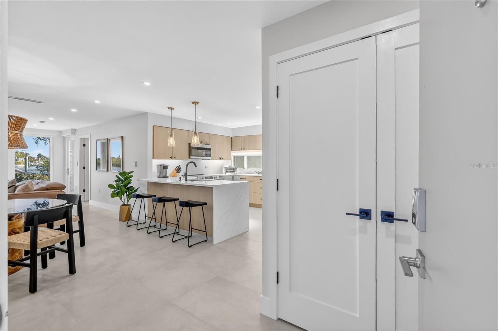 6063 E PEPPERTREE WAY #111