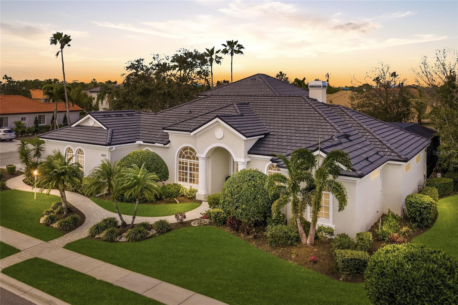 8009 ROYAL BIRKDALE CIR