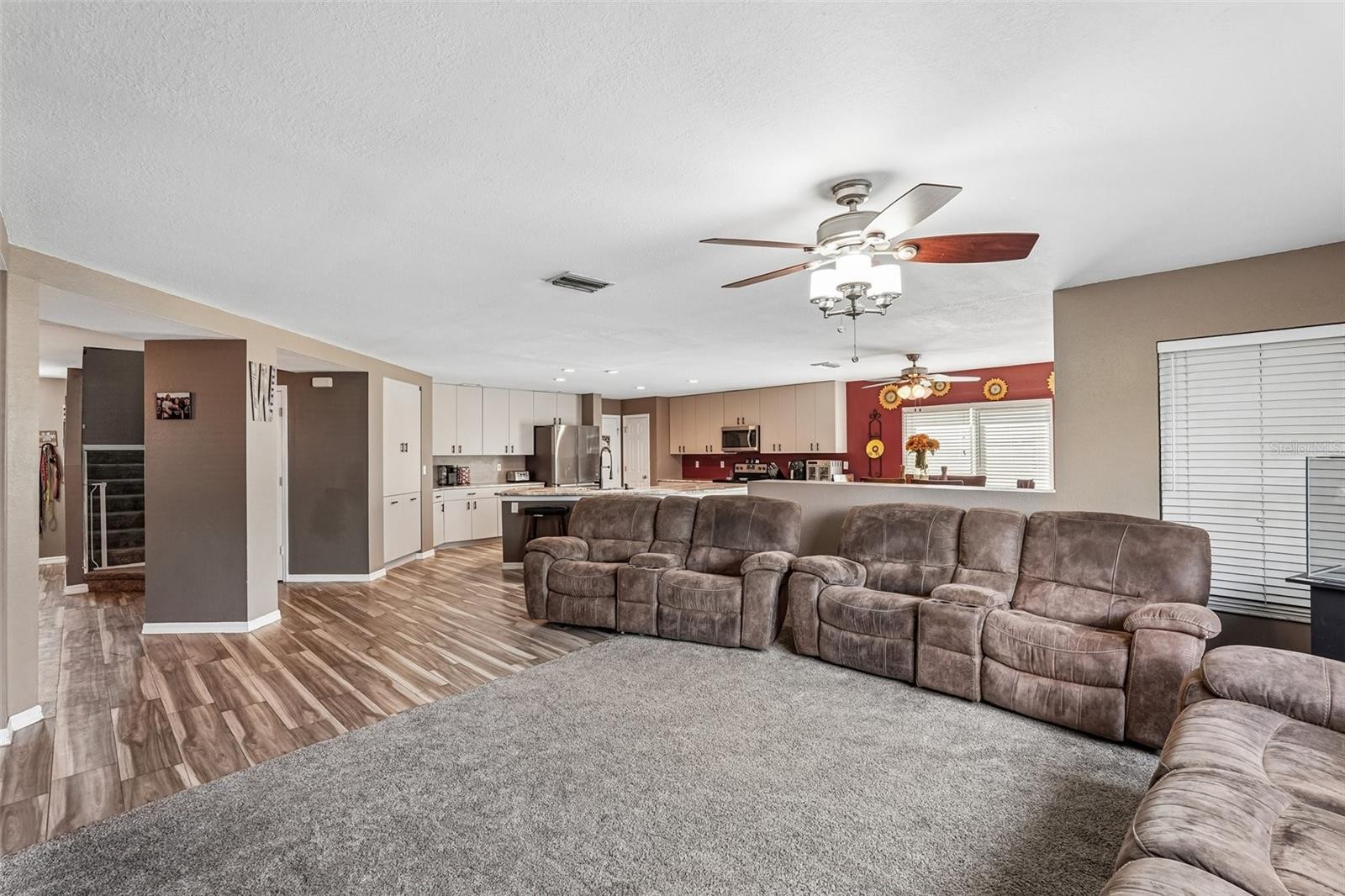 2279 MISTLETO LN