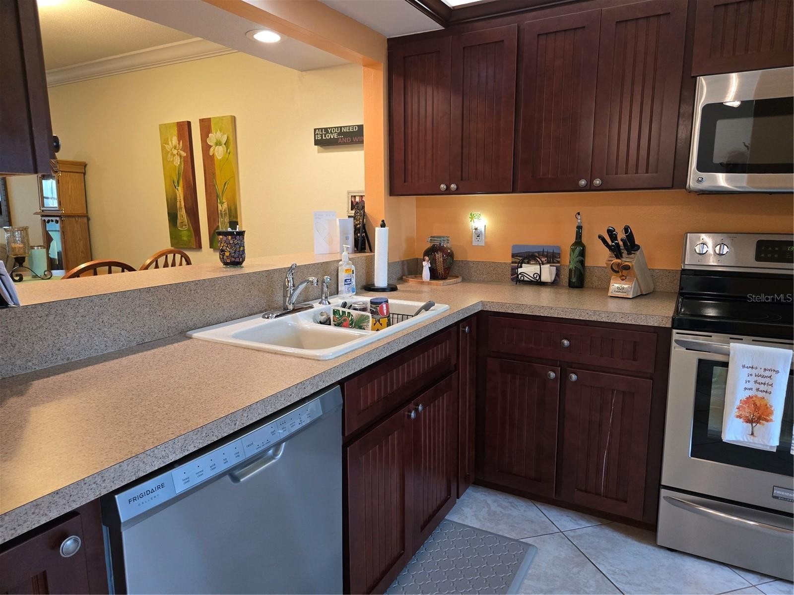 756 VILLAGE CIR #102