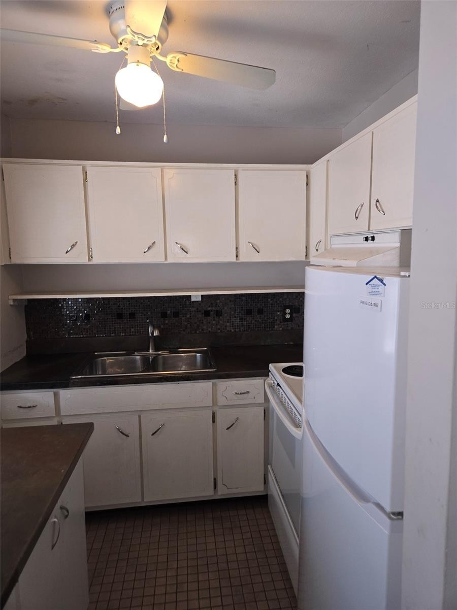 3101 BEE RIDGE RD #204