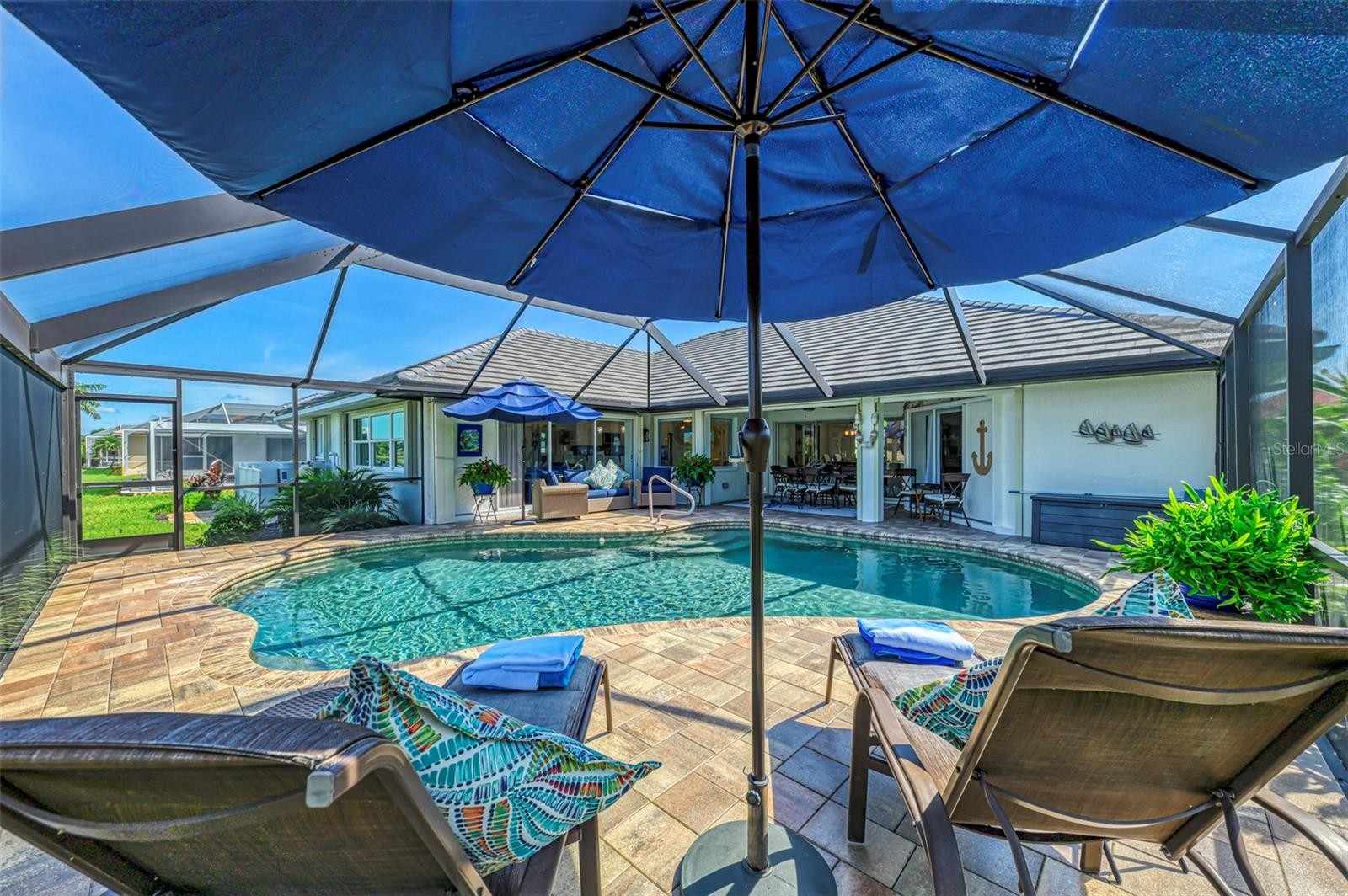 530 LAKE OF THE WOODS DR