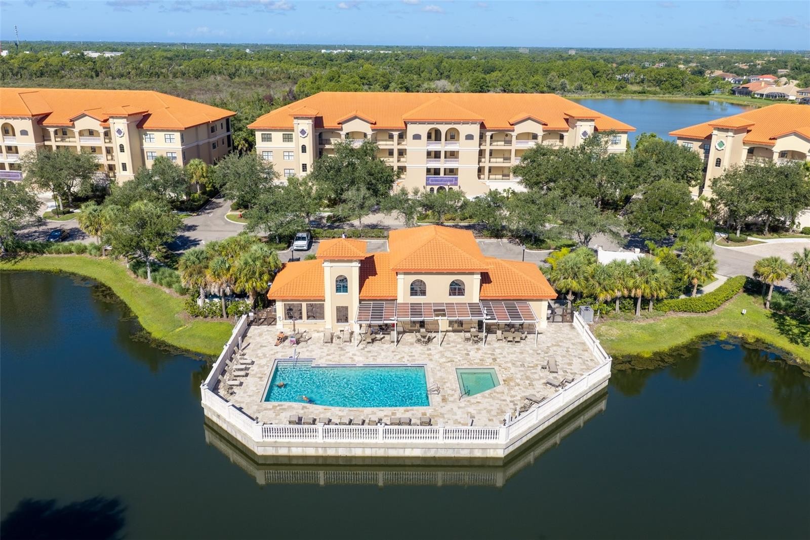 7702 LAKE VISTA CT #303