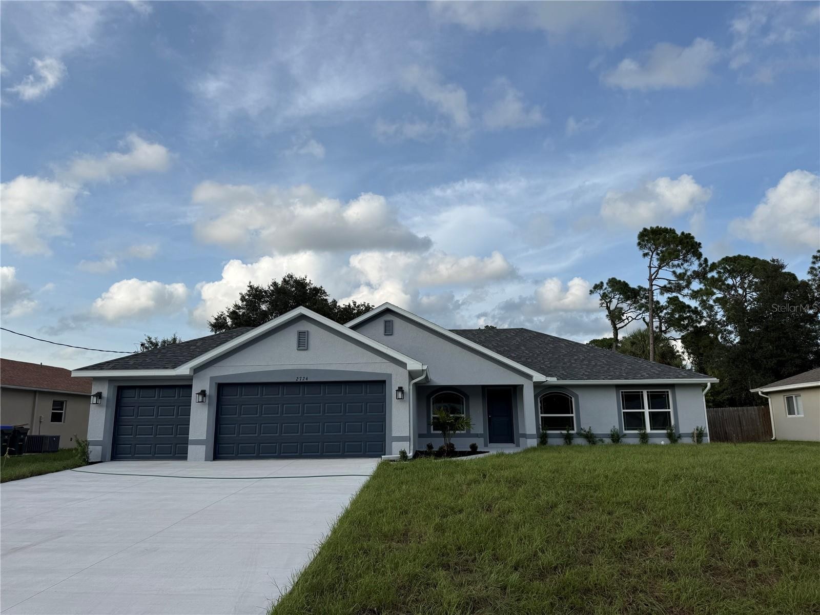 2724 NELLIE LN