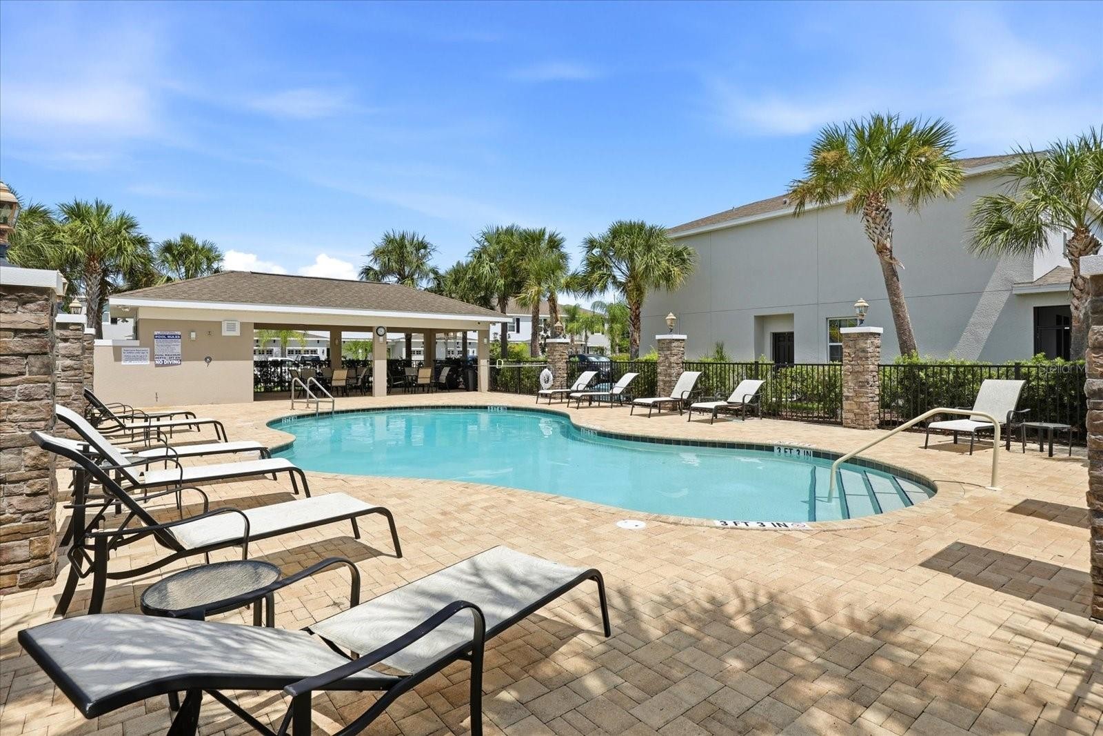 6453 BAYTOWN DR