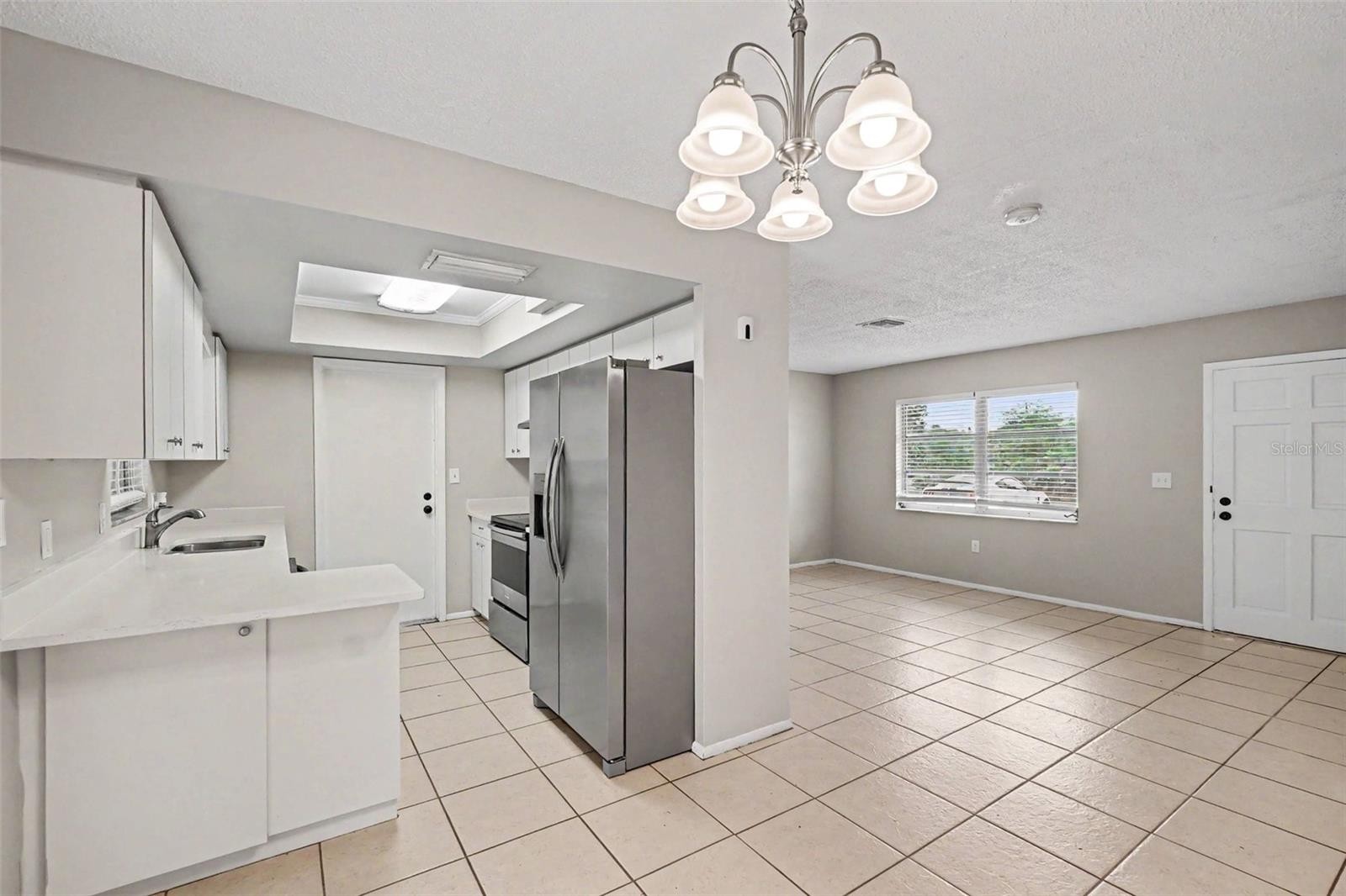 2904 ARCH DR